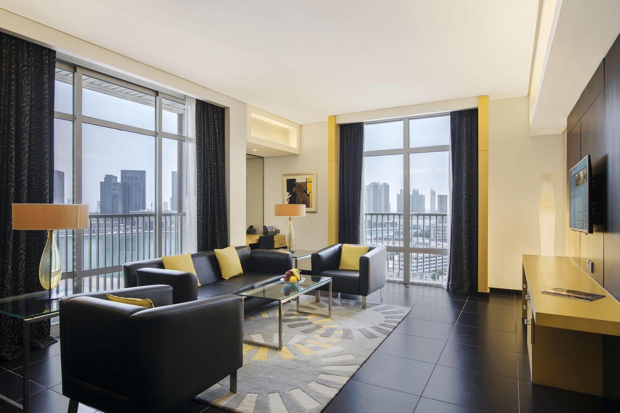 Hala Arjaan by Rotana, Deluxe Hotel Apartments Abu Dhabi Bagian luar foto